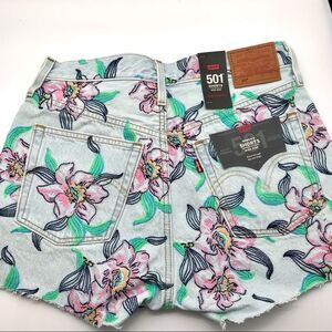 Levi’s 501 Hella Bloom Cut-Off High-Rise S…